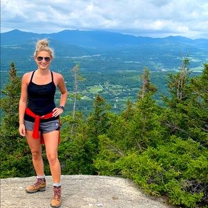 Meet your Posher, Laura